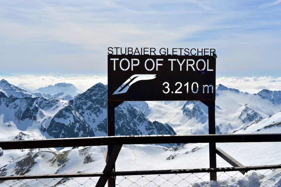 3210 Meter hoch: von dieser Aussichtsplattform hat man einen wundervollen Blick auf den Stubaier Gletscher