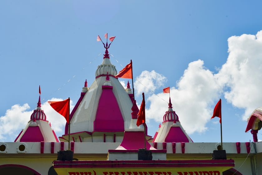 Zeigt Flagge: ein Hindu Tempel auf Mauritius